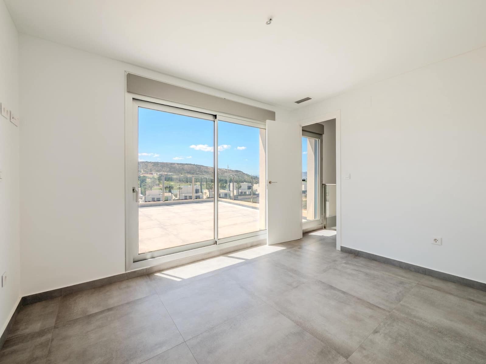 4 soveværelse Villa til salg i Algorfa med swimmingpool - € 669.000 (Ref: 9974728)