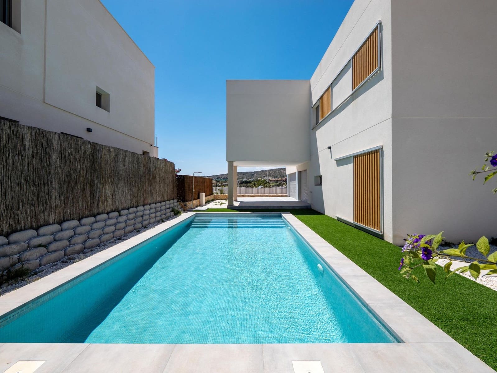 4 soveværelse Villa til salg i Algorfa med swimmingpool - € 669.000 (Ref: 9974728)