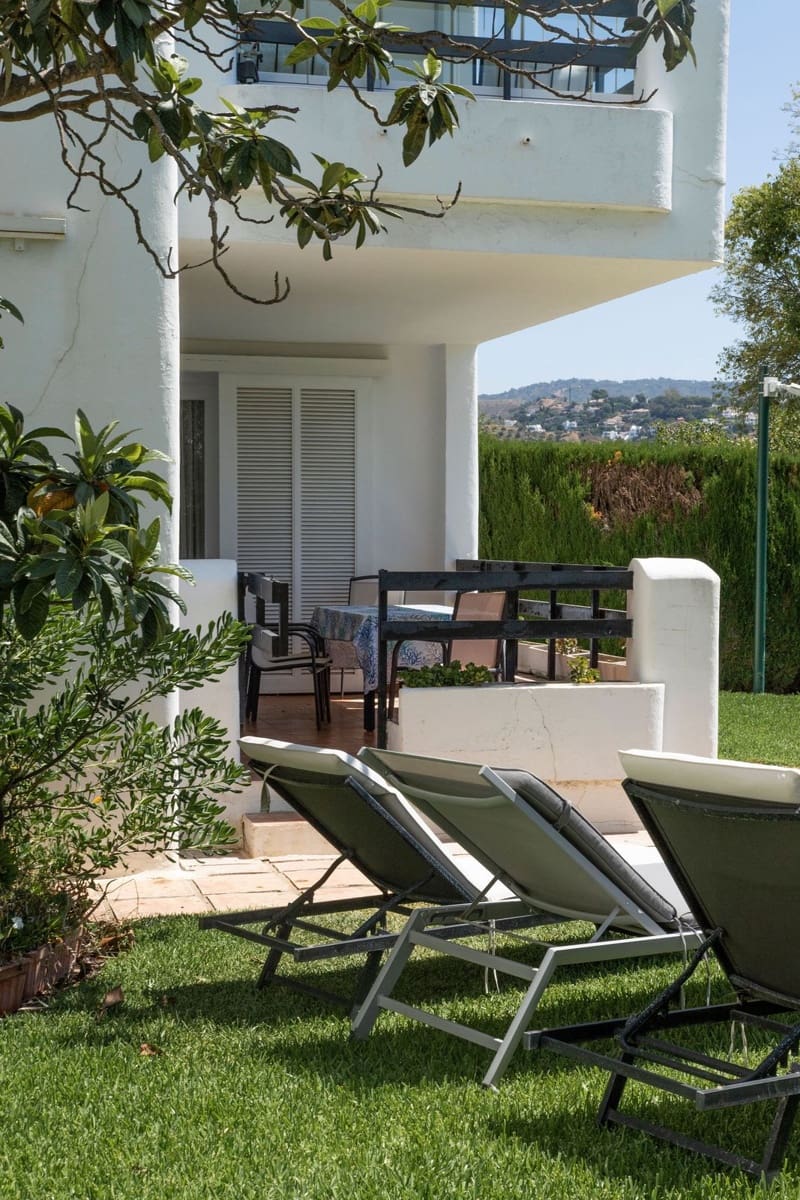 2 soverom Leilighet til salgs i Los Monteros med svømmebasseng garasje - € 485 000 (Ref: 9105263)