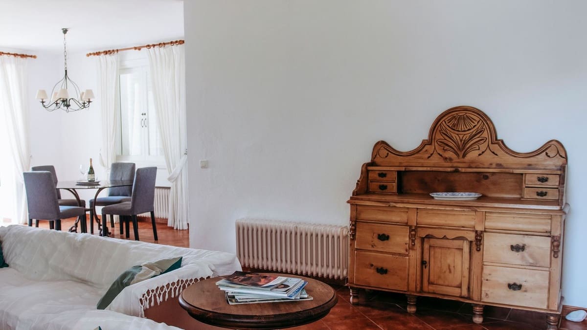 2 soverom Leilighet til salgs i Los Monteros med svømmebasseng garasje - € 485 000 (Ref: 9105263)