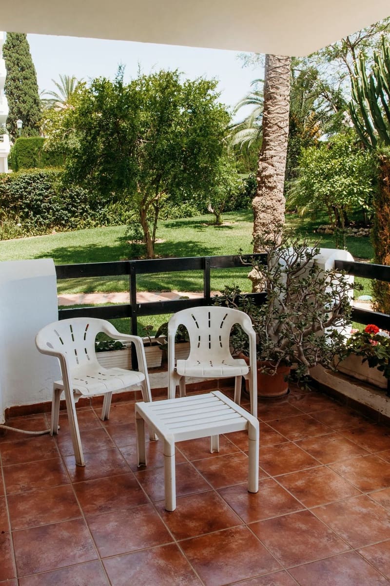 2 soverom Leilighet til salgs i Los Monteros med svømmebasseng garasje - € 485 000 (Ref: 9105263)