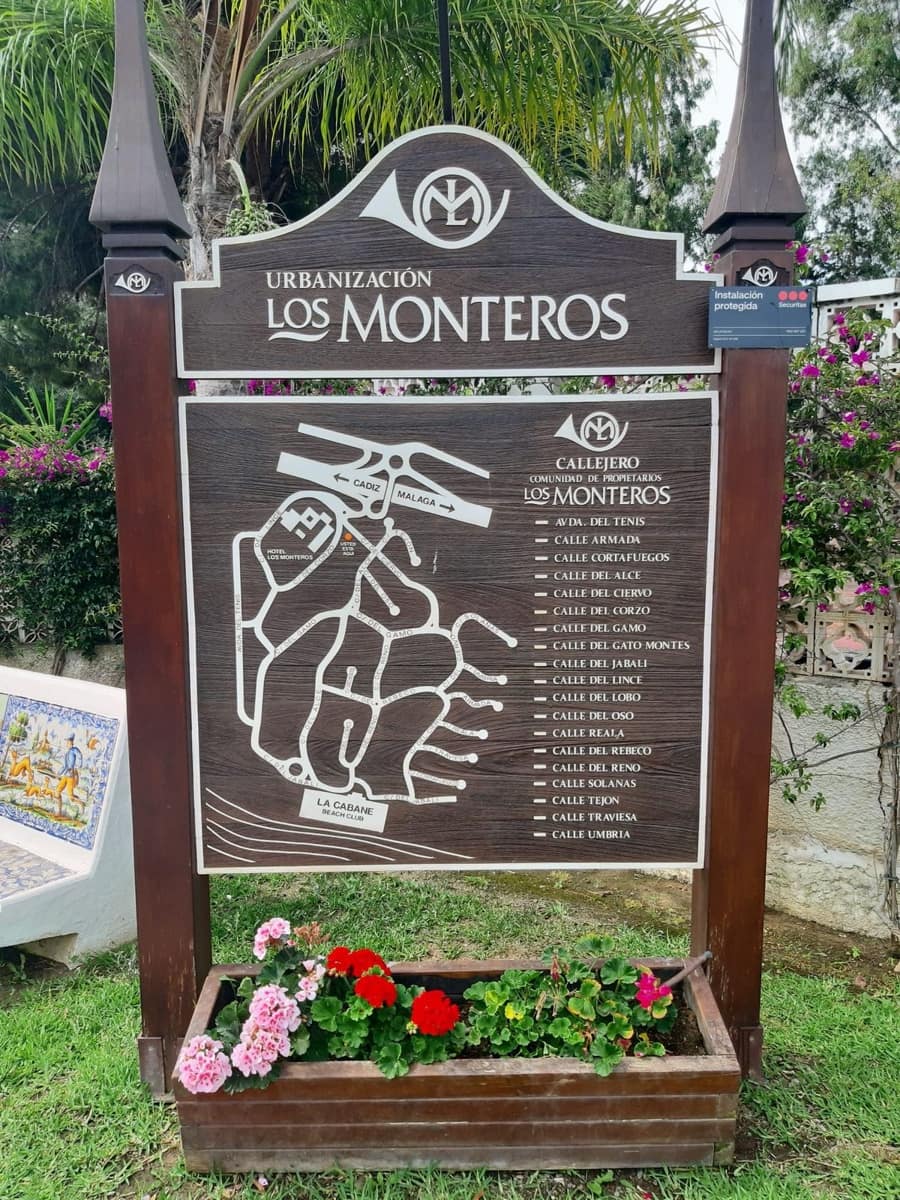 2 soverom Leilighet til salgs i Los Monteros med svømmebasseng garasje - € 485 000 (Ref: 9105263)