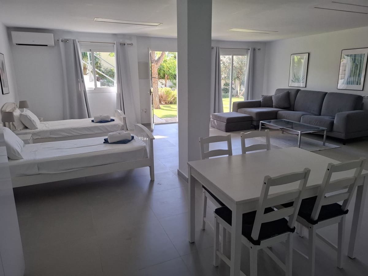 5 bedroom Villa for sale in Mijas with pool garage - € 1,285,000 (Ref: 9238886)
