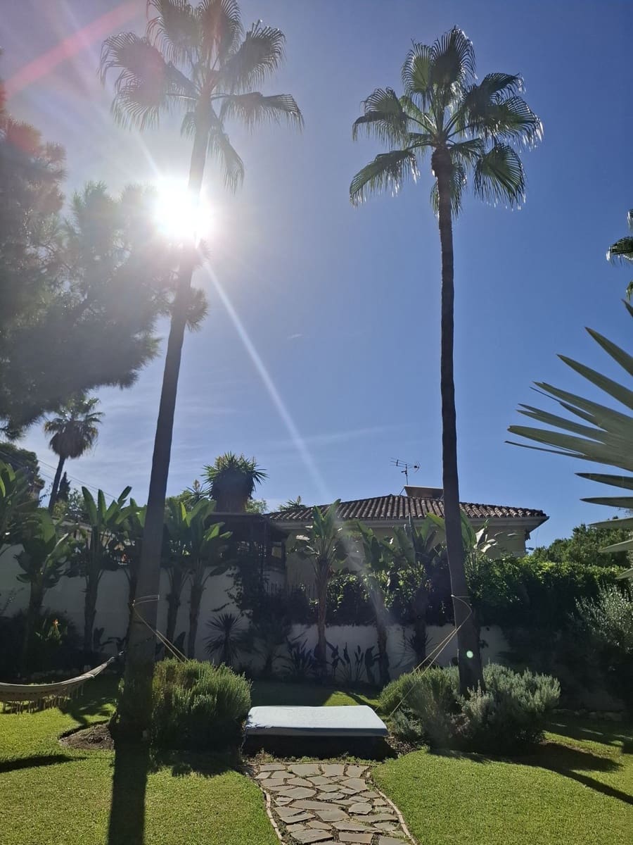 5 bedroom Villa for sale in Mijas with pool garage - € 1,285,000 (Ref: 9238886)