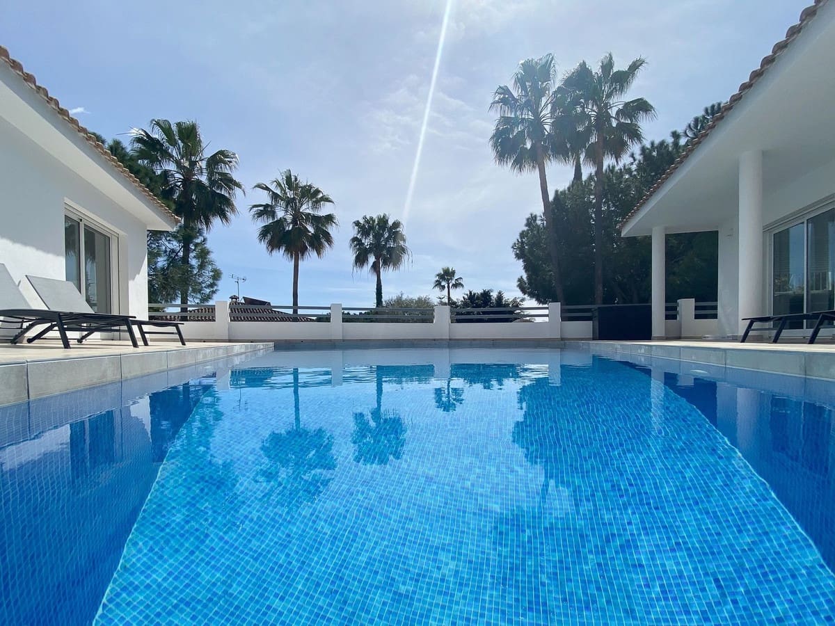 5 bedroom Villa for sale in Mijas with pool garage - € 1,285,000 (Ref: 9238886)