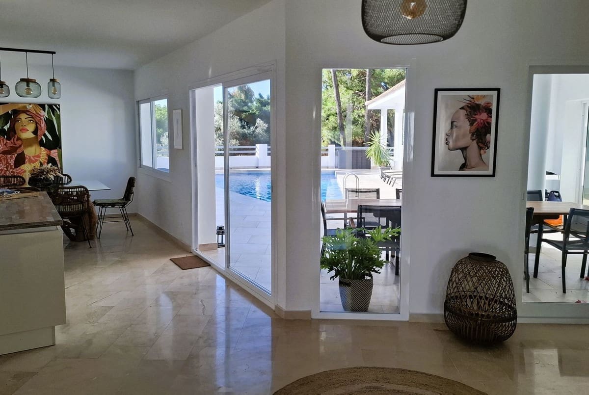 5 bedroom Villa for sale in Mijas with pool garage - € 1,345,000 (Ref: 9238886)