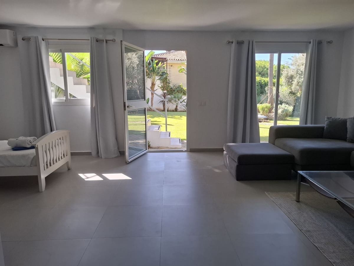 5 bedroom Villa for sale in Mijas with pool garage - € 1,345,000 (Ref: 9238886)