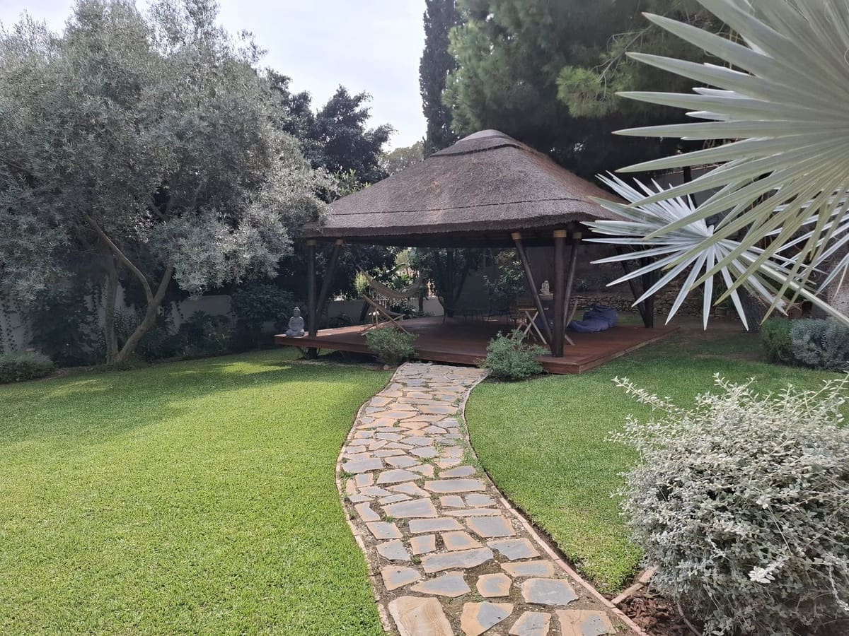 5 bedroom Villa for sale in Mijas with pool garage - € 1,345,000 (Ref: 9238886)