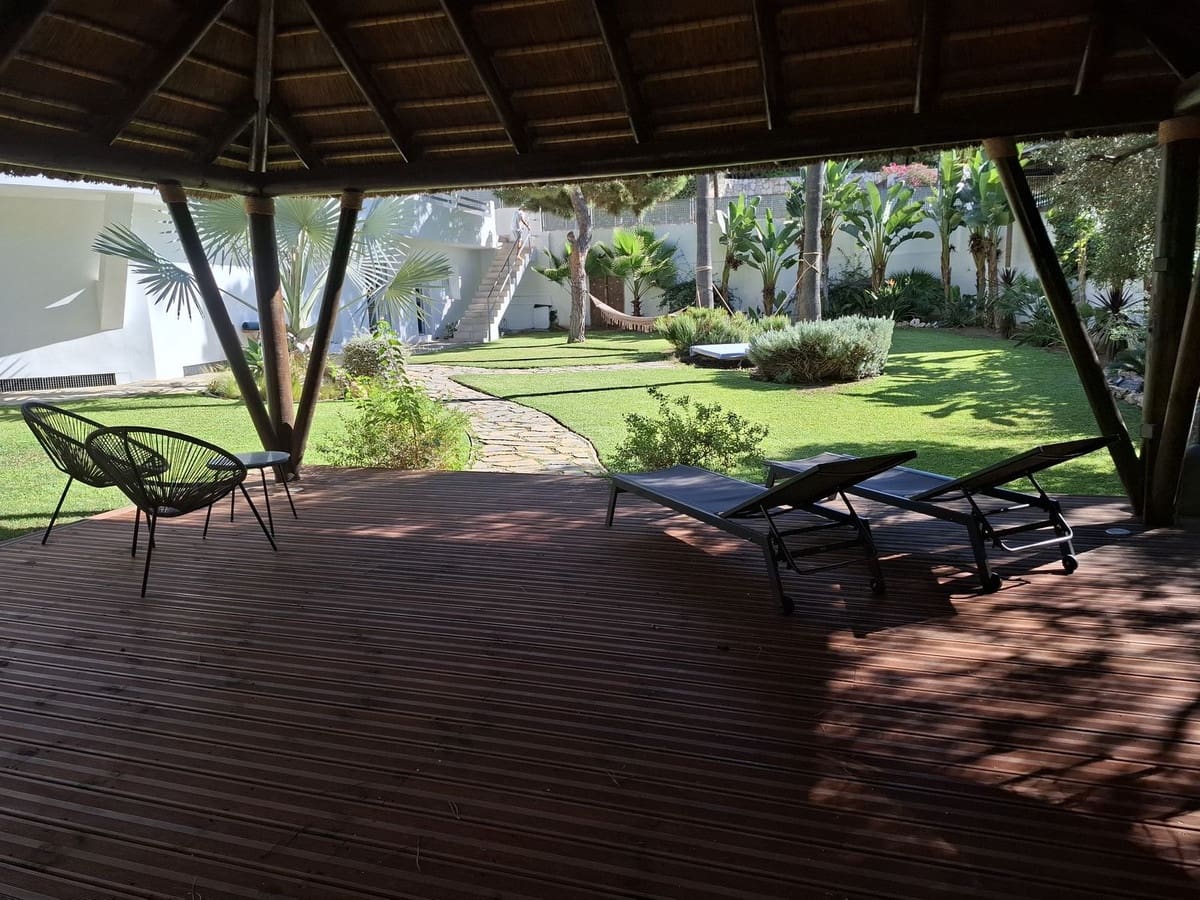 5 bedroom Villa for sale in Mijas with pool garage - € 1,345,000 (Ref: 9238886)