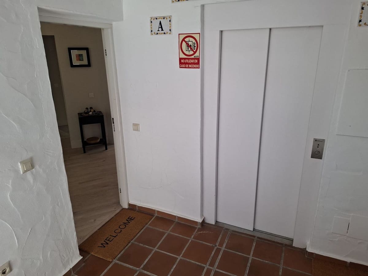 3 bedroom Apartment for sale in Nueva Andalucia with pool garage - € 695,000 (Ref: 9290909)