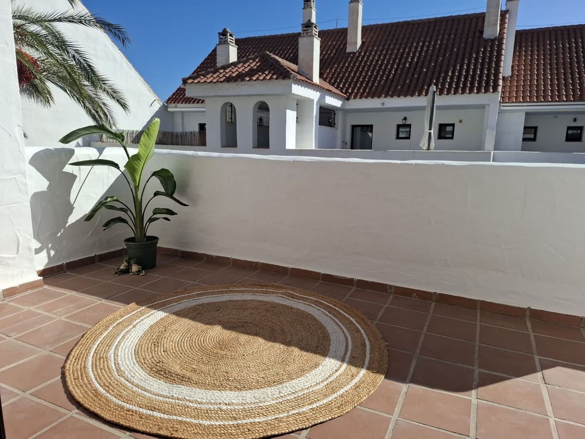 3 bedroom Apartment for sale in Nueva Andalucia with pool garage - € 695,000 (Ref: 9290909)