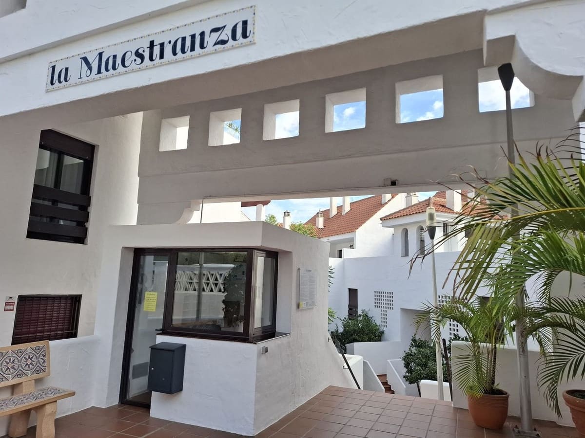 3 bedroom Apartment for sale in Nueva Andalucia with pool garage - € 685,000 (Ref: 9290909)