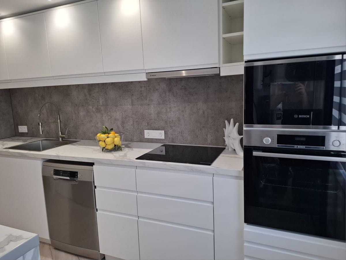 3 soveværelse Lejlighed til salg i Nueva Andalucia med swimmingpool garage - € 685.000 (Ref: 9290909)