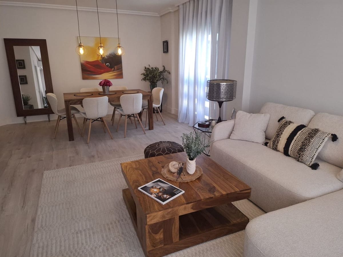 3 soveværelse Lejlighed til salg i Nueva Andalucia med swimmingpool garage - € 685.000 (Ref: 9290909)