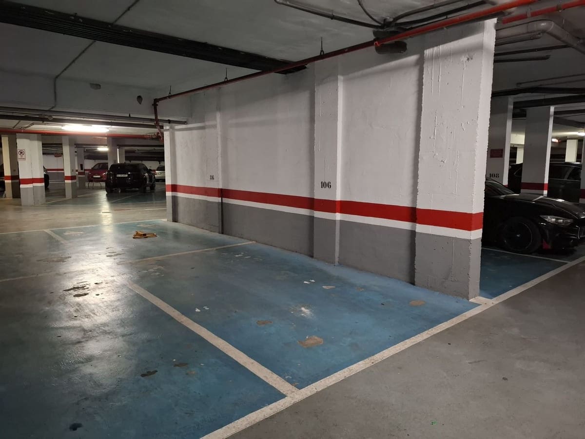 Apartamento de 3 habitaciones en Nueva Andalucia en venta con piscina garaje - 685.000 € (Ref: 9290909)