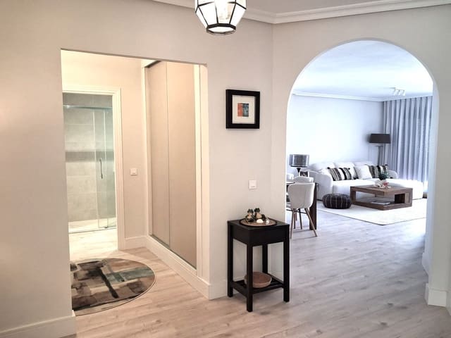 3 sypialnia Apartament na sprzedaż w Nueva Andalucia, Marbella z basenem garażem - 669 000 € (Ref: 9290909)