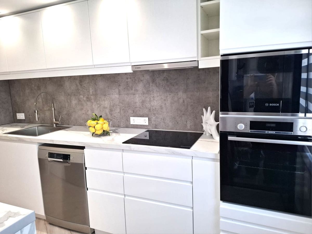 3 bedroom Apartment for sale in Nueva Andalucia with pool garage - € 669,000 (Ref: 9290909)