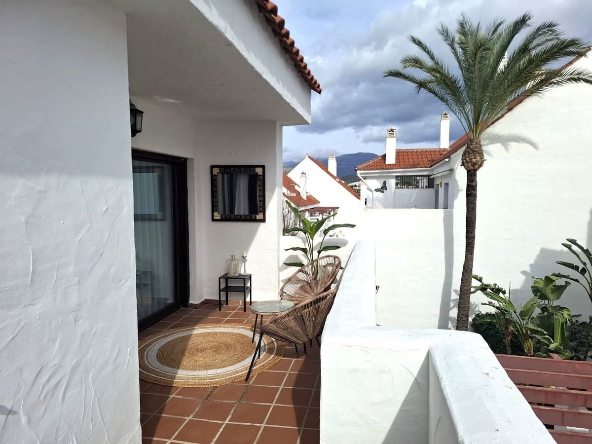 3 bedroom Apartment for sale in Nueva Andalucia with pool garage - € 669,000 (Ref: 9290909)