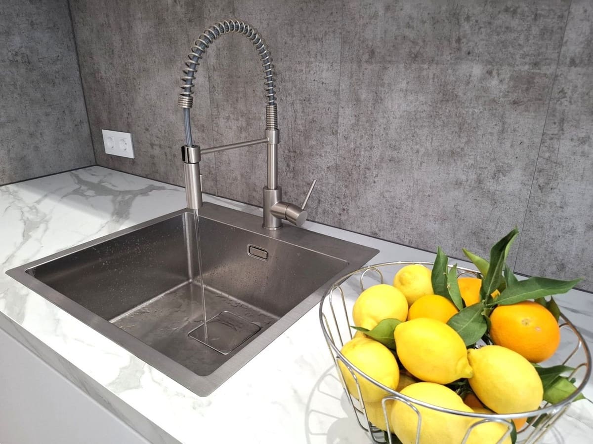 3 bedroom Apartment for sale in Nueva Andalucia with pool garage - € 669,000 (Ref: 9290909)
