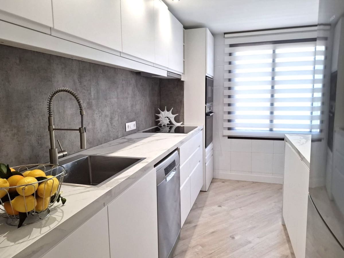 3 bedroom Apartment for sale in Nueva Andalucia with pool garage - € 669,000 (Ref: 9290909)