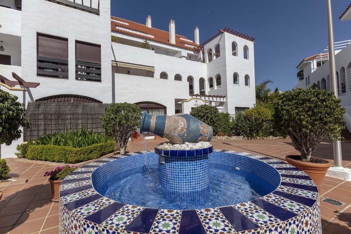 3 bedroom Apartment for sale in Nueva Andalucia with pool garage - € 669,000 (Ref: 9290909)