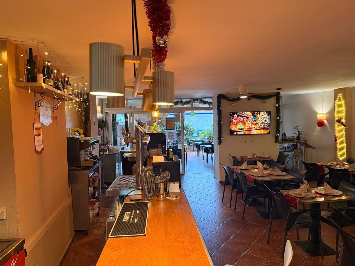 Restaurante/Bar para venda em Estepona - 148 000 € (Ref: 9537035)