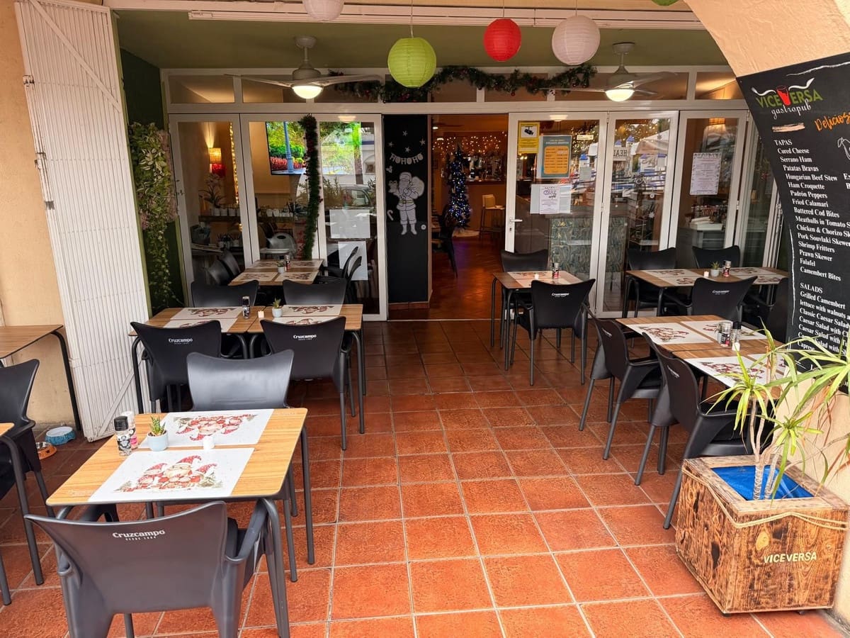 Bar/Restaurante en Estepona en venta - 148.000 € (Ref: 9537035)