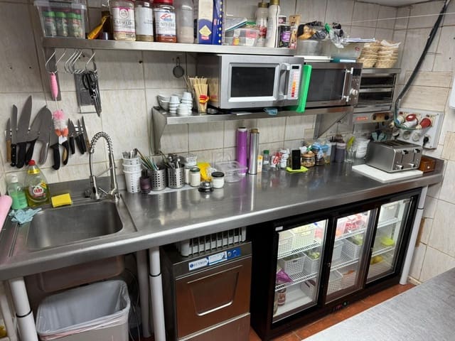 Restaurant/Bar til salg i Estepona - € 148.000 (Ref: 9537035)