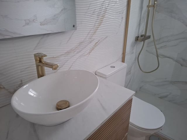 2 soverom Leilighet til salgs i Nueva Andalucia, Marbella med svømmebasseng garasje - € 465 000 (Ref: 9581620)