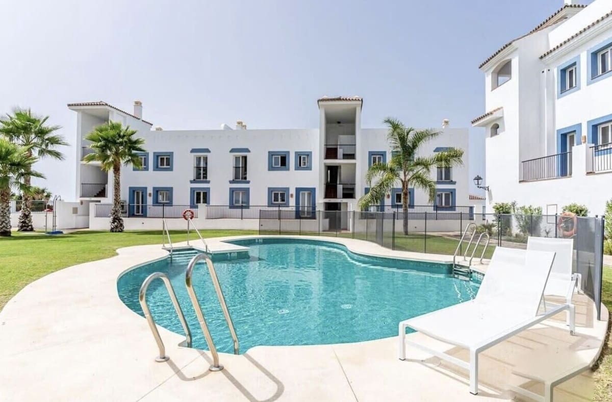2 quarto Penthouse para venda em Benahavis com piscina garagem - 650 000 € (Ref: 9890702)