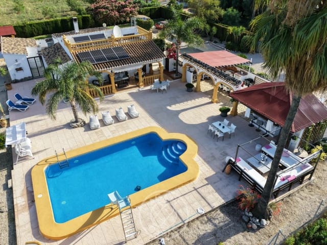 2 chambre Villa/Maison à vendre à Benimeli avec piscine garage - 390 000 € (Ref: 10004344)
