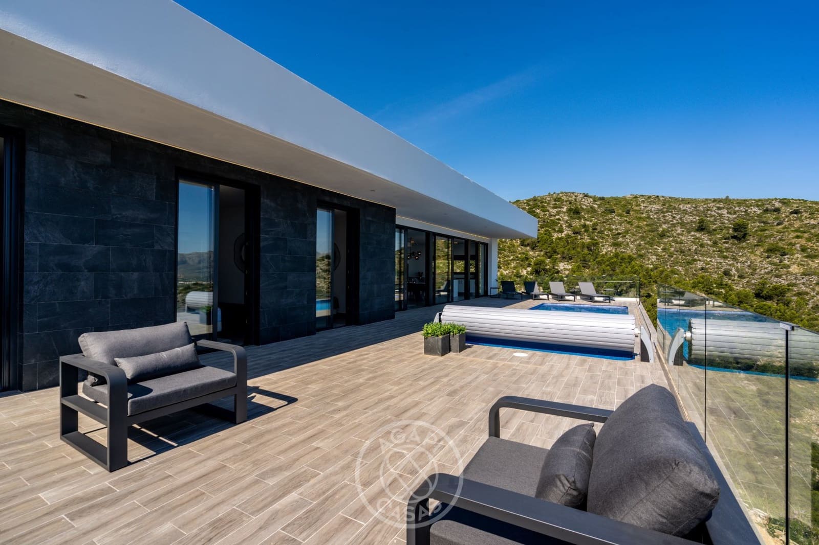 3 bedroom Villa for sale in Pedreguer with pool garage - € 745,000 (Ref: 10132950)