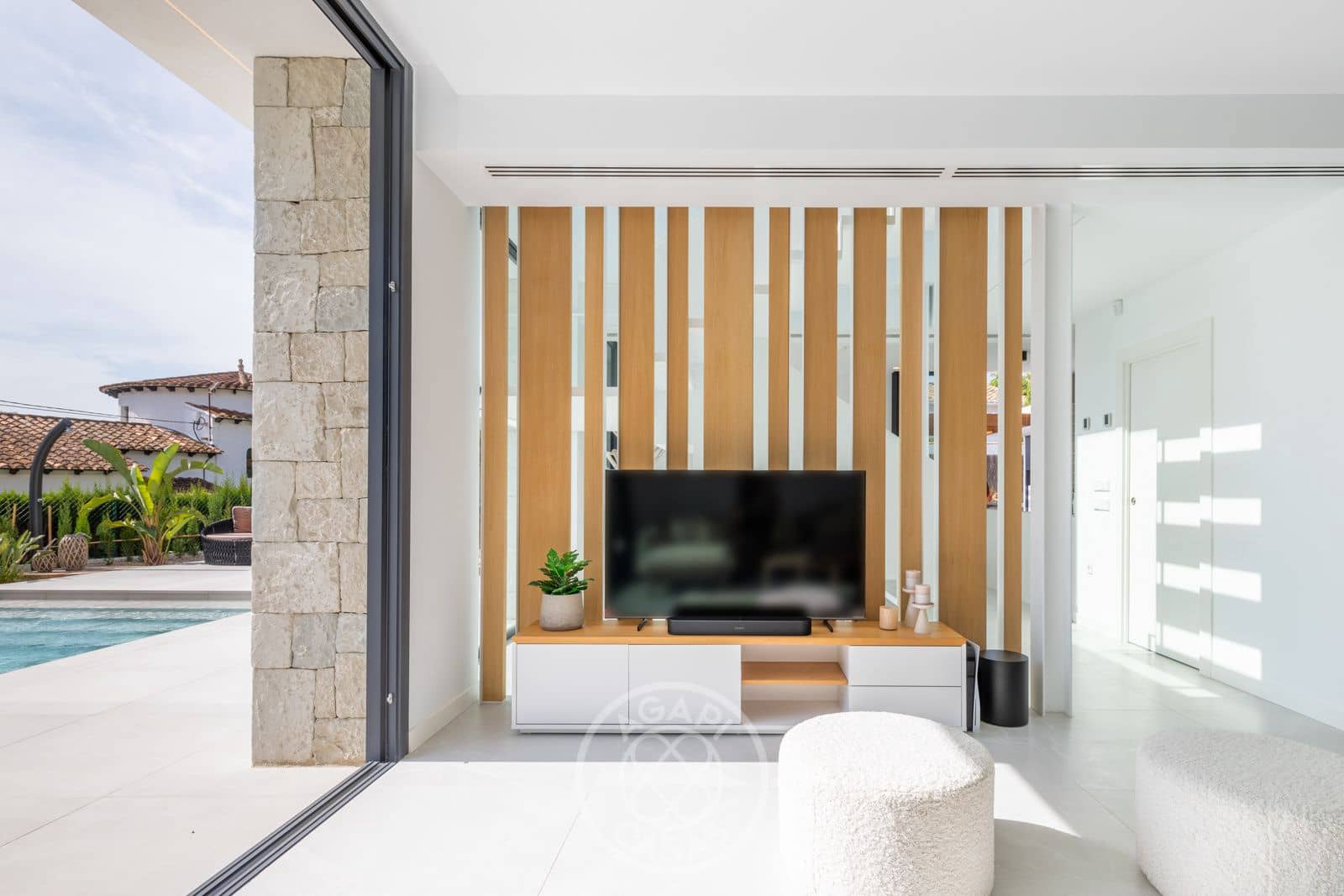 4 bedroom Villa for sale in Benissa with pool garage - € 1,250,000 (Ref: 8924609)