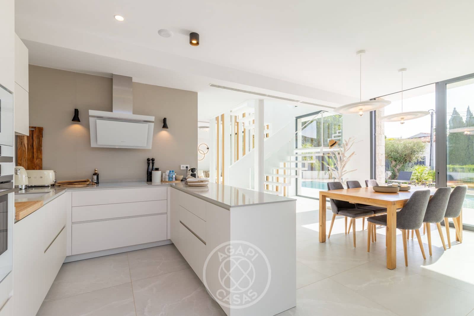 4 bedroom Villa for sale in Benissa with pool garage - € 1,250,000 (Ref: 8924609)