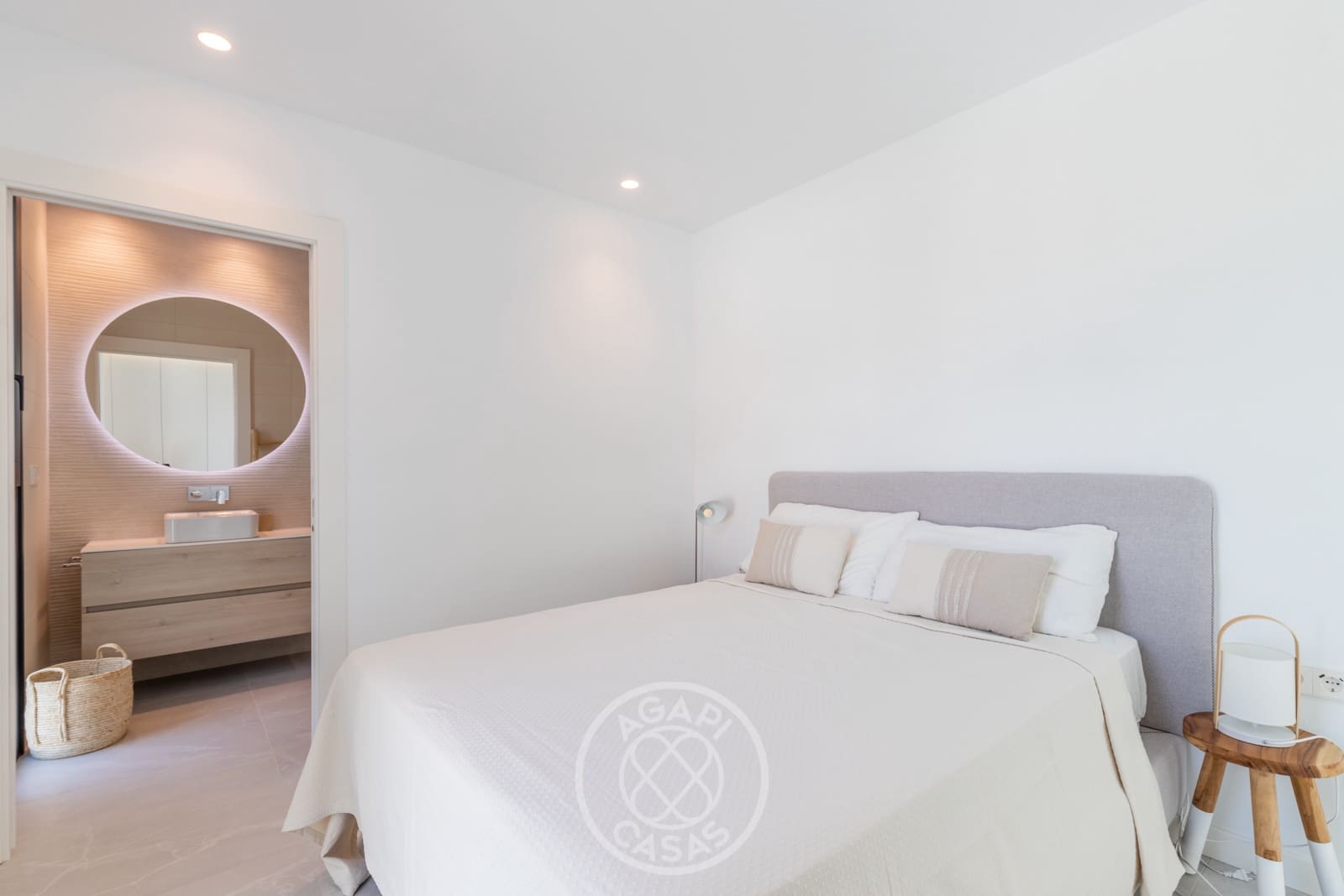 4 bedroom Villa for sale in Benissa with pool garage - € 1,250,000 (Ref: 8924609)