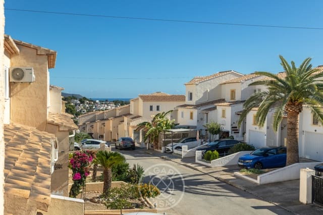 4 soveværelse Rækkehus til salg i Benissa med swimmingpool garage - € 369.000 (Ref: 9367768)