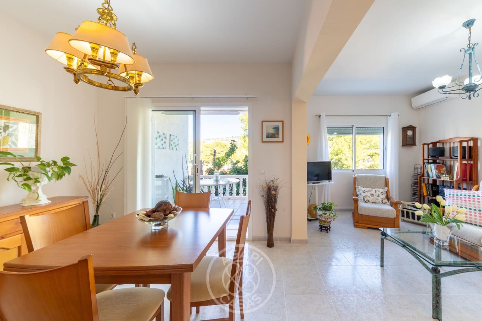 4 soveværelse Rækkehus til salg i Benissa med swimmingpool garage - € 369.000 (Ref: 9367768)