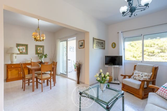 4 soveværelse Villa til salg i Benissa med swimmingpool garage - € 369.000 (Ref: 9367768)