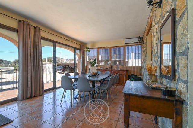 7 bedroom Villa for sale in Benissa with pool garage - € 970,000 (Ref: 9426514)