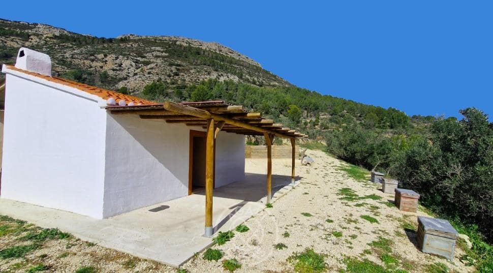 Finca/Country House for sale in Jalon / Xalo with garage - € 87,000 (Ref: 9485481)