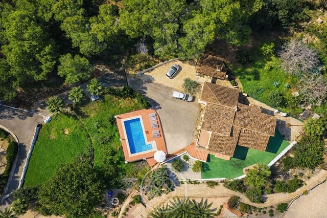 4 makuuhuone Huvila myytävänä paikassa Moraira, Teulada-Moraira mukana uima-altaan 
autotalli - 1 390 000 € (Ref: 9563746)