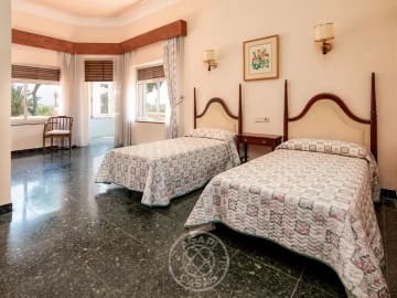 10 quarto Moradia para venda em Denia com piscina garagem - 3 500 000 € (Ref: 9596459)