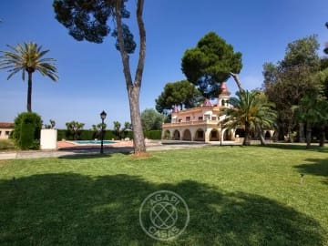 10 bedroom Villa for sale in Las Marinas / Les Marines, Dénia with pool garage - € 3,500,000 (Ref: 9596459)