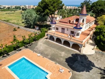 10 quarto Moradia para venda em Denia com piscina garagem - 3 500 000 € (Ref: 9596459)