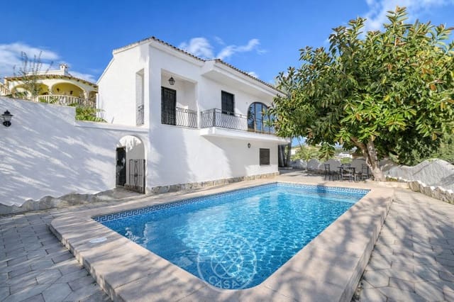 3 makuuhuone Huvila myytävänä paikassa Moraira, Teulada-Moraira mukana uima-altaan 
autotalli - 795 000 € (Ref: 9628400)