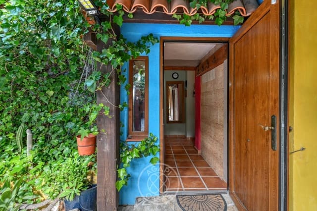 4 soveværelse Villa til salg i Dénia med swimmingpool garage - € 619.000 (Ref: 9720575)