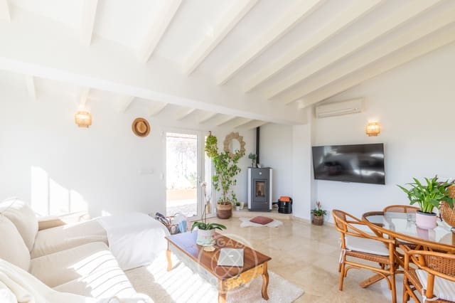 3 slaapkamer Villa te koop in Teulada Pueblo, Teulada-Moraira met garage - € 399.000 (Ref: 9914830)