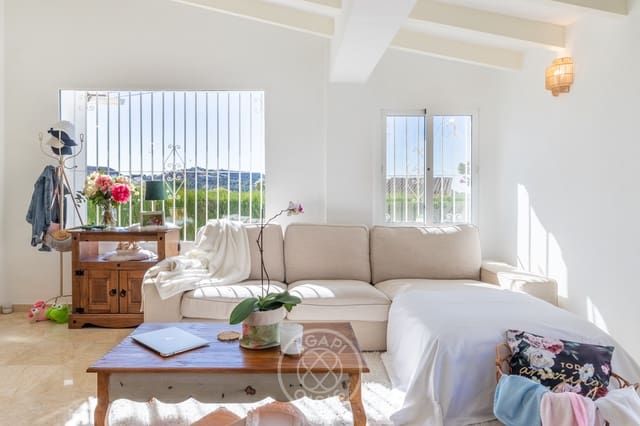 3 slaapkamer Villa te koop in Teulada Pueblo, Teulada-Moraira met garage - € 399.000 (Ref: 9914830)