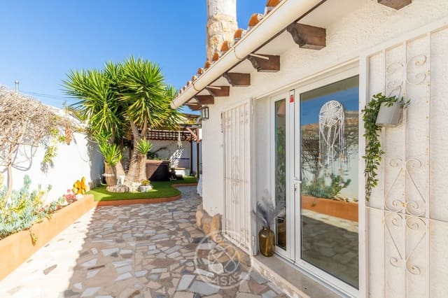 3 slaapkamer Villa te koop in Teulada Pueblo, Teulada-Moraira met garage - € 399.000 (Ref: 9914830)