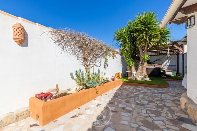 3 chambre Villa/Maison à vendre à Moraira, Teulada-Moraira avec piscine garage - 380 000 € (Ref: 9914830)
